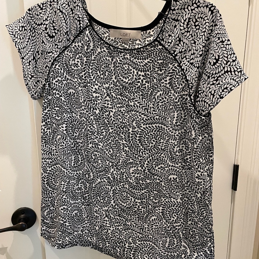 Womens shirt blouse black and white pattern